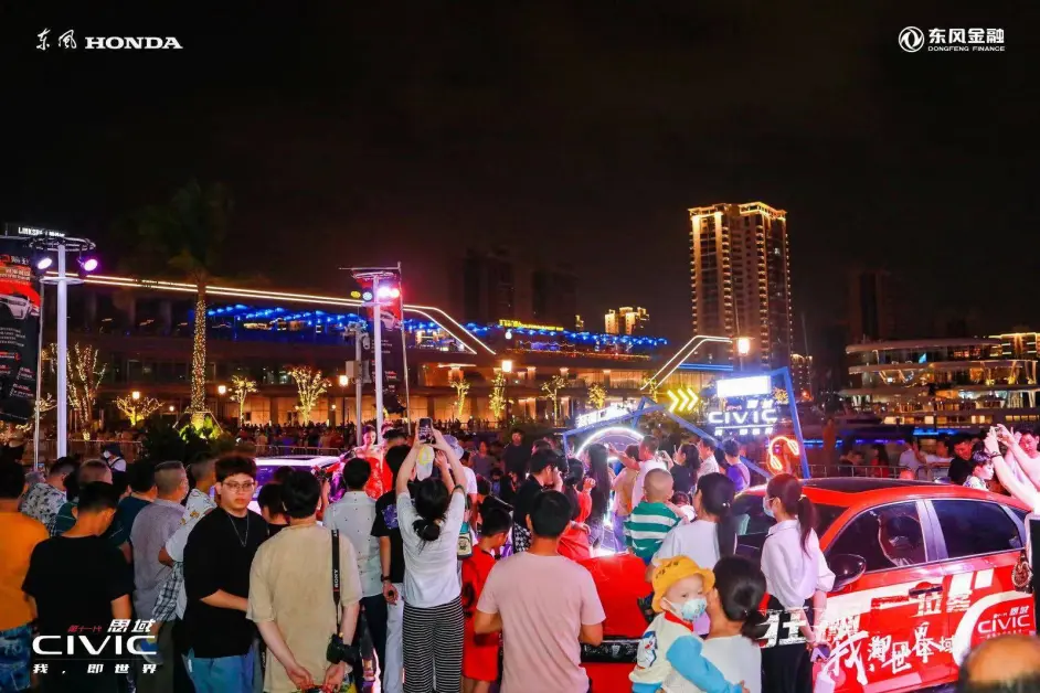 激战燃情掀波澜,足球比赛壮丽华彩 激战燃情掀波澜,足球比赛壮丽华彩