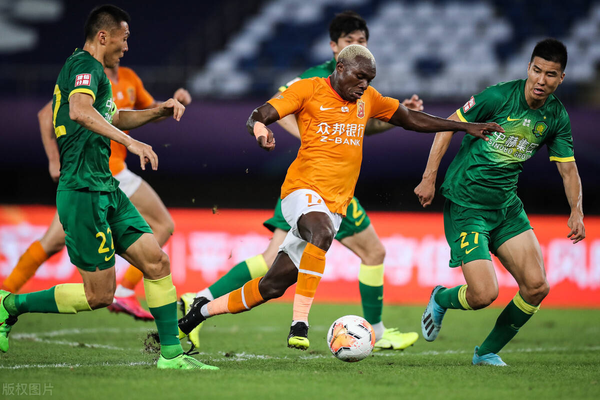 武汉卓尔取得反弹,成功阻击对手进攻 武汉卓尔取得反弹,成功阻击对手进攻